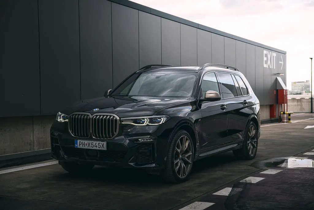 BMW X7 M50d xDrive thumbnail 16