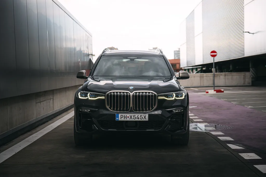 BMW X7 M50d xDrive thumbnail 17