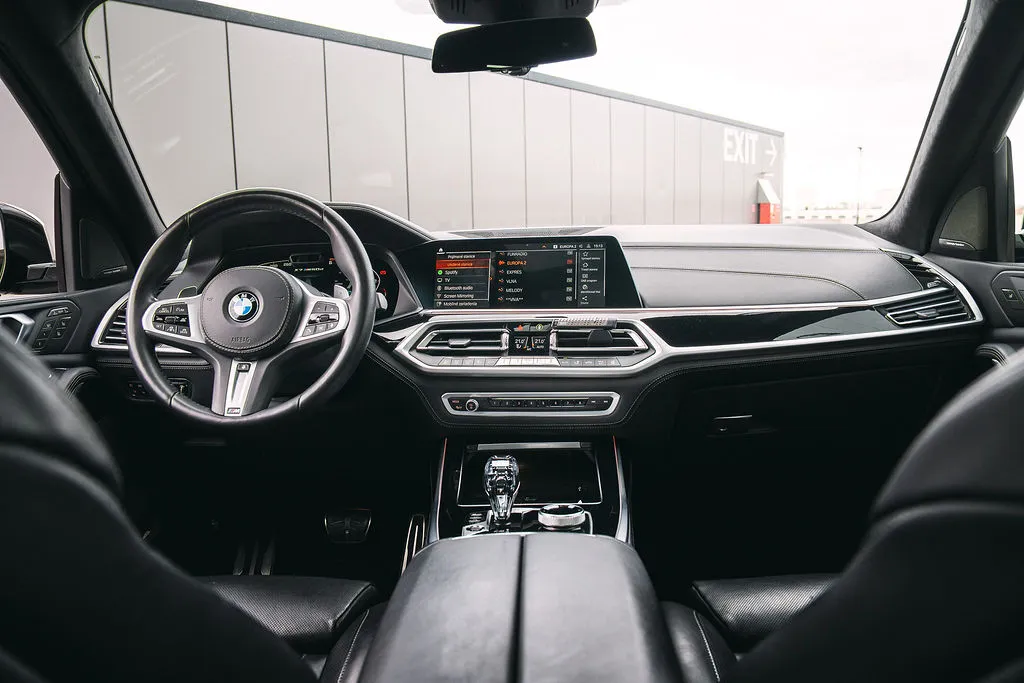 BMW X7 M50d xDrive thumbnail 39
